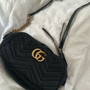 Authentic Gucci 
GG MARMONT SMALL SHOULDER BAG